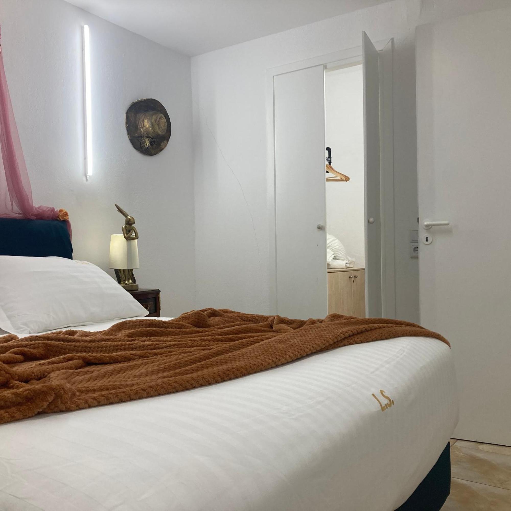 Lucky Suites (Adults Only) 레팀노 외부 사진